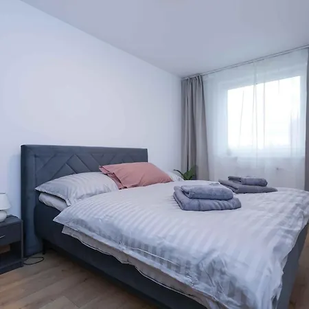 Modern Near & Free Parking & Easy Access