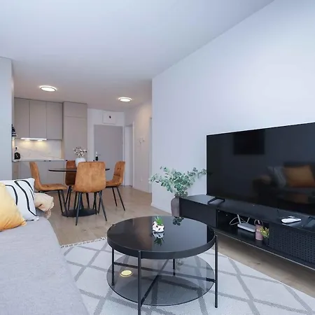 Modern Near & Free Parking & Easy Access * 布拉迪斯拉发