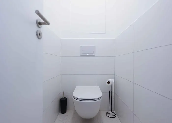 Modern Near & Free Parking & Easy Access Apartmán