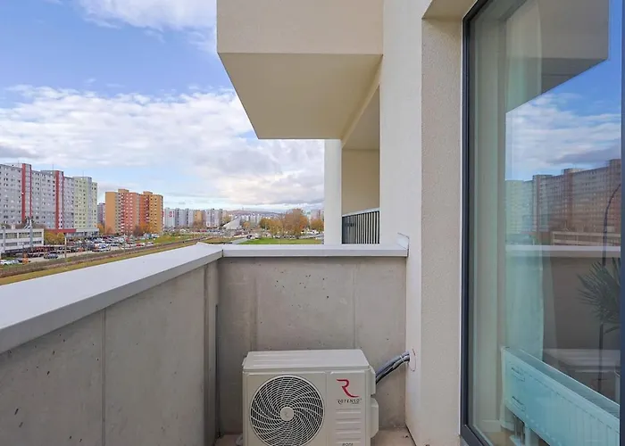 Modern Near & Free Parking & Easy Access Apartment Bratislava